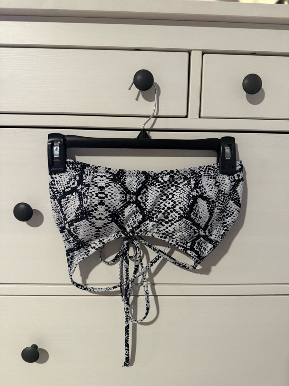 Black & White Snake Print Tie-Front Women's Swim Set